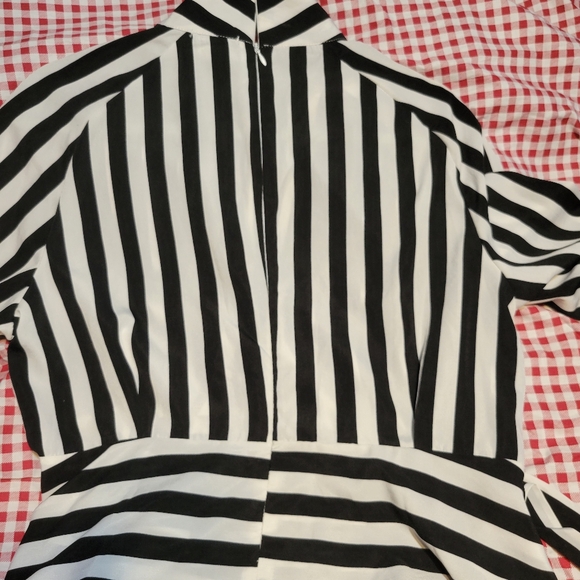 Sexy Black and white striped blouse...2xl.. - Picture 5 of 13